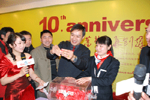 1690771815655376.gif 2.gif